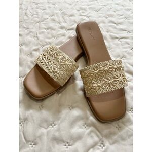Old Navy Floral Raffia Slide Sandals - 8 - EUC!